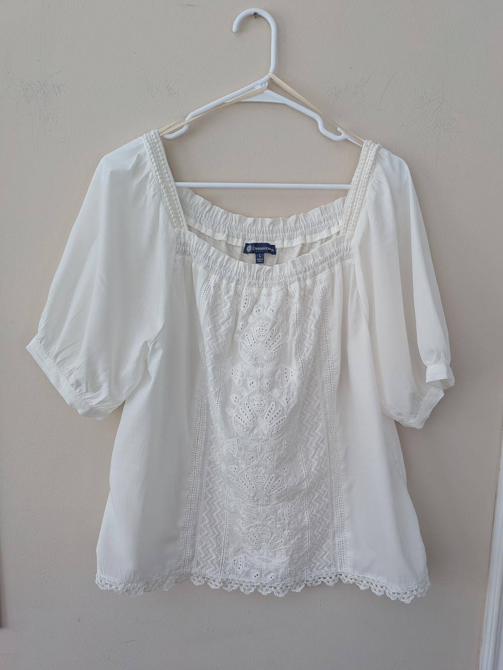 Democracy White Boho Embroidered Eyelet Peasant Blouse Puff Sleeve Size L - Picture 2 of 8